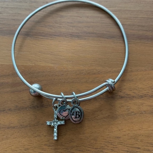 WindandFire 7 stackable silver metal charm bracelets. All different. EUC. - Picture 5 of 9